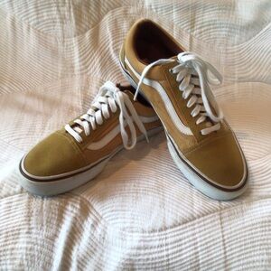 Vans Tan and White Old Skool Sneakers Men’s SZ 9-1/2 Mustard Yellow